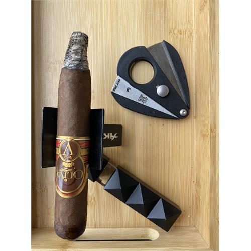 Oliva Serie V 135th Anniversary Edicion Limitada 5 1/2 * 54