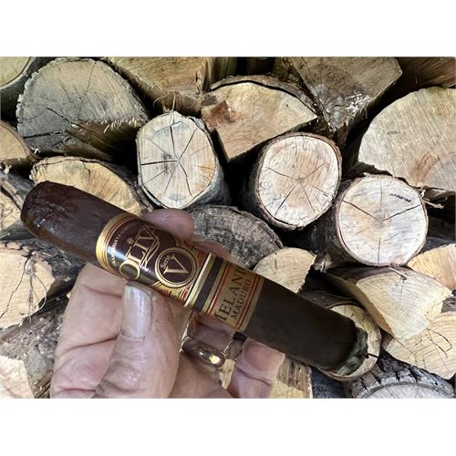 Oliva Serie V Melanio Maduro No. 4 4 1/2 * 46