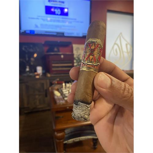 Arturo Fuente Opus X Magnum  O  36 4 3/4 * 56