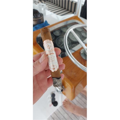 Rocky Patel White Label Toro 6 1/2 * 52