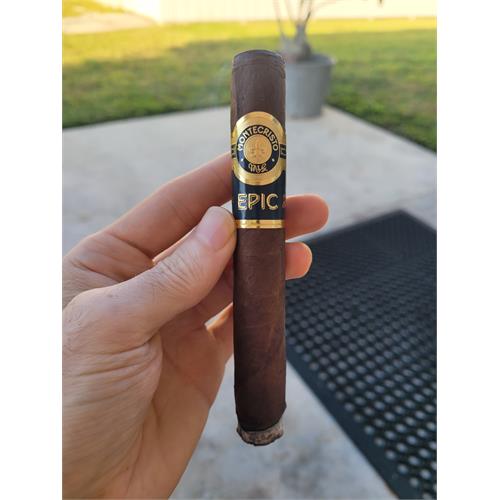 Montecristo Epic Vintage 12 Blue Toro 6  * 52