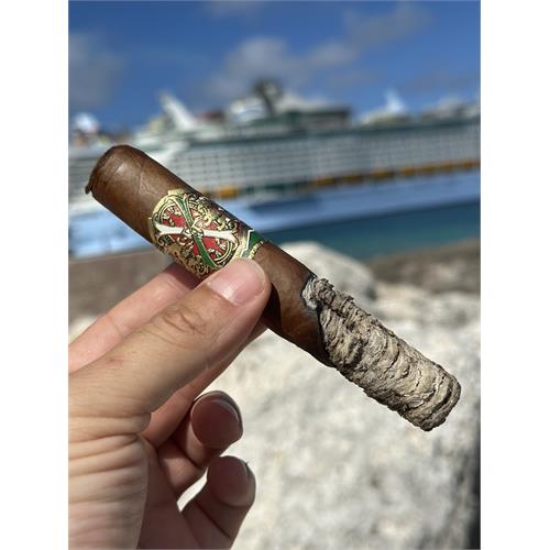Arturo Fuente Opus X 2020 Dubai Sol d Amor 6 1/8 * 55