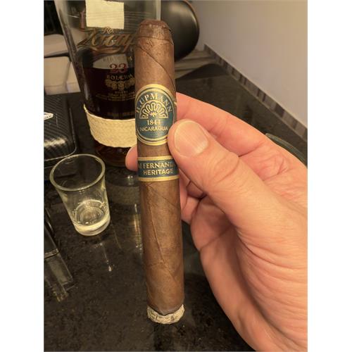 H. Upmann Nicaragua AJ Fernandez Heritage Toro 6  * 54