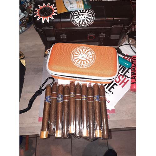 The Dojo Travel Humidor With 10 Espinosa Sarsaparilla Cigars