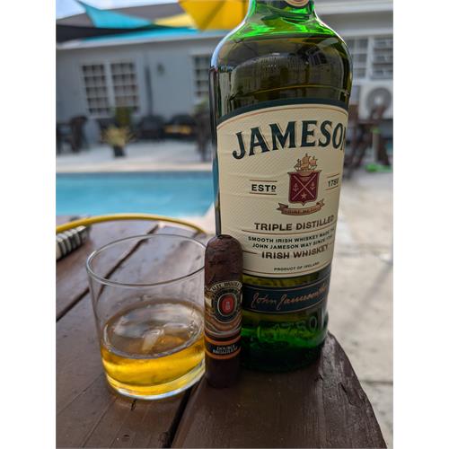 Alec Bradley Double Broadleaf Chunk 4  * 60