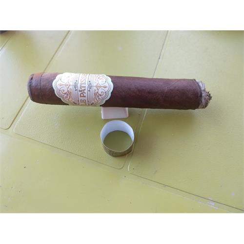 Crowned Heads Le Patissier Senadores 6 1/8 * 48