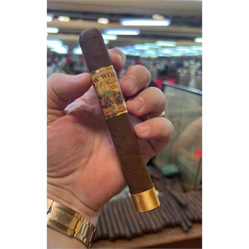 New World Dorado Robusto 5 1/2 * 52