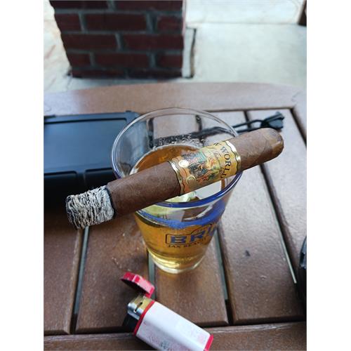 New World Dorado Robusto 5 1/2 * 52