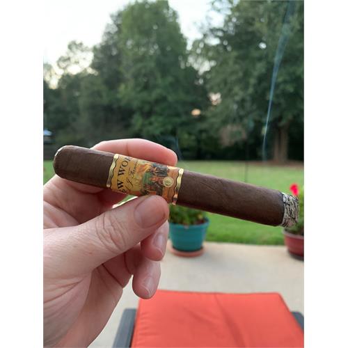 New World Dorado Robusto 5 1/2 * 52
