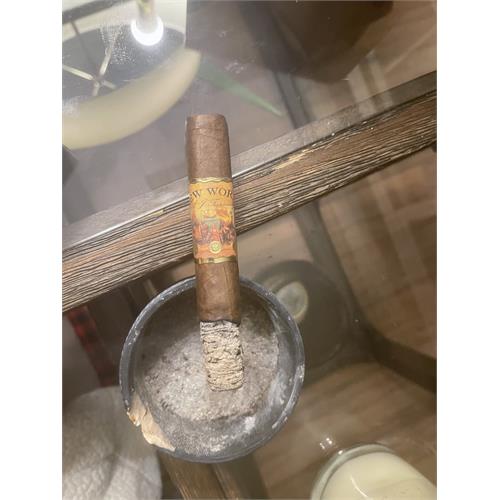 New World Dorado Robusto 5 1/2 * 52