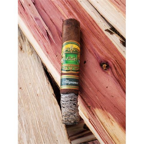 EP Carrillo Allegiance Sidekick Robusto 5  * 50