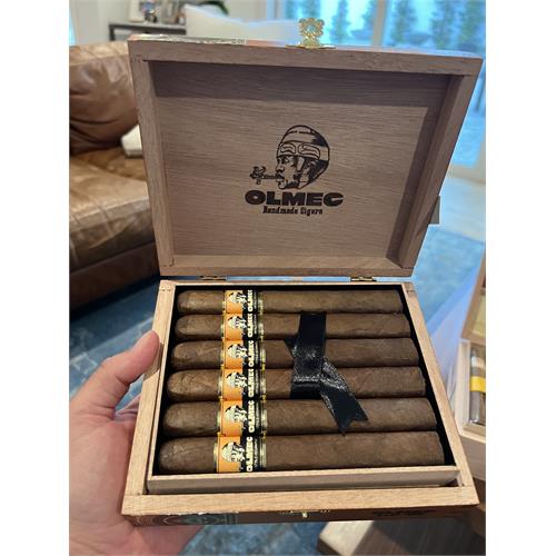 Foundation Olmec Claro Toro 6  * 52