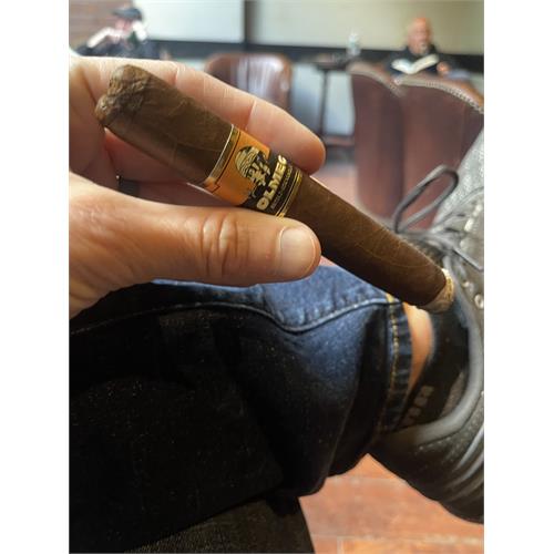 Foundation Olmec Claro Toro 6  * 52