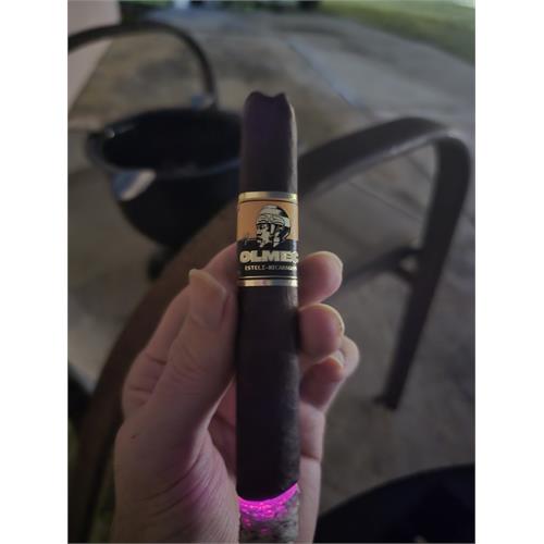 Foundation Olmec Maduro Corona Gorda 5 1/2 * 48