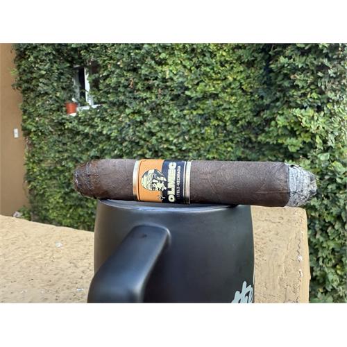 Foundation Olmec Maduro Toro 6  * 52