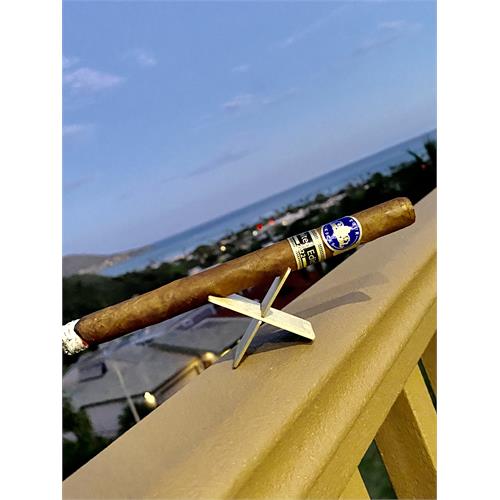 Crowned Heads Four Kicks Capa Especial Lancero LE 2022 7 1/4 * 38