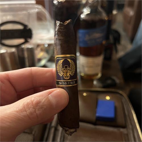 Highclere Castle Senetjer Perfecto 6 3/4 * 52