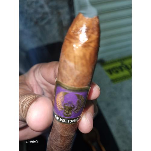 Highclere Castle Senetjer Perfecto 6 3/4 * 52