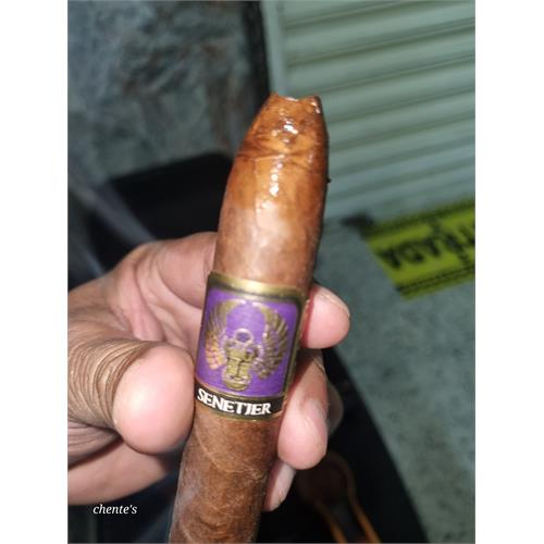 Highclere Castle Senetjer Perfecto 6 3/4 * 52