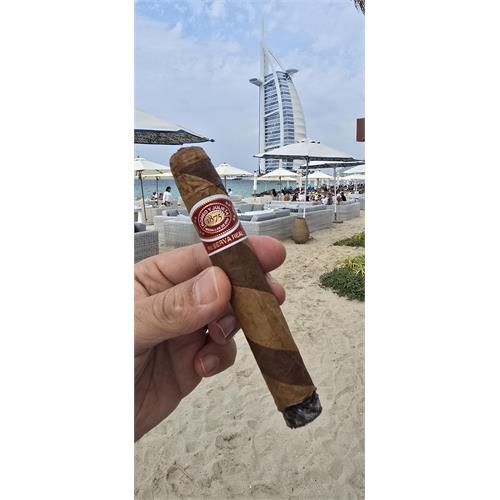 Romeo y Julieta Reserva Real Twisted Toro 6  * 54