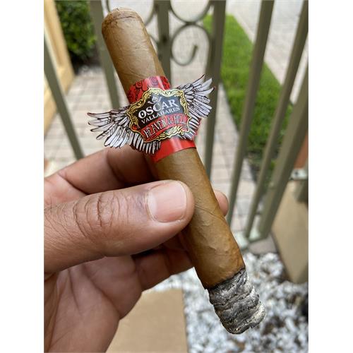 Oscar Valladares Heaven and Hell Claro Toro 6  * 52