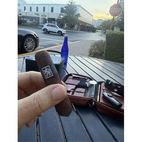 Liga Privada 10 Aniversario Robusto 5 1/2 * 54
