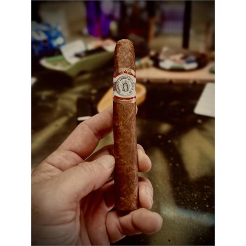 EP Carrillo TAA 2023 Box-Pressed Toro 6  * 52