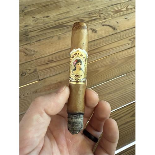 La Aroma de Cuba Connecticut Corona 5 1/2 * 44