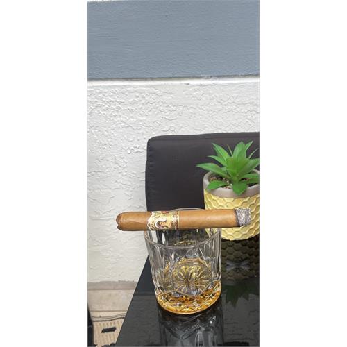 La Aroma de Cuba Connecticut Monarch 6  * 52