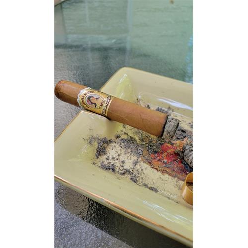 La Aroma de Cuba Connecticut Robusto 5 1/4 * 54