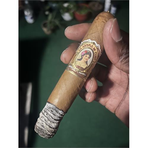 La Aroma de Cuba Connecticut Robusto 5 1/4 * 54
