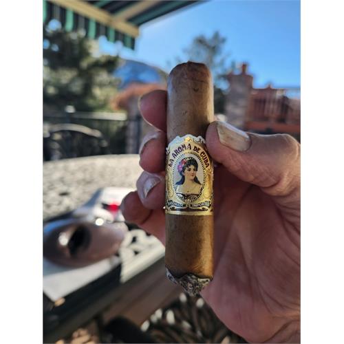 La Aroma de Cuba Connecticut Robusto 5 1/4 * 54