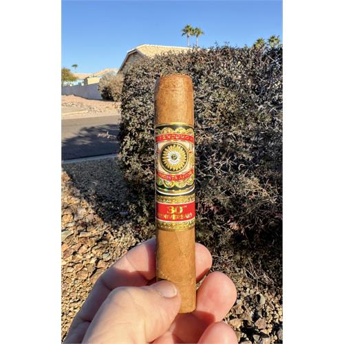 Perdomo 30th Anniversary Connecticut Robusto 5  * 54