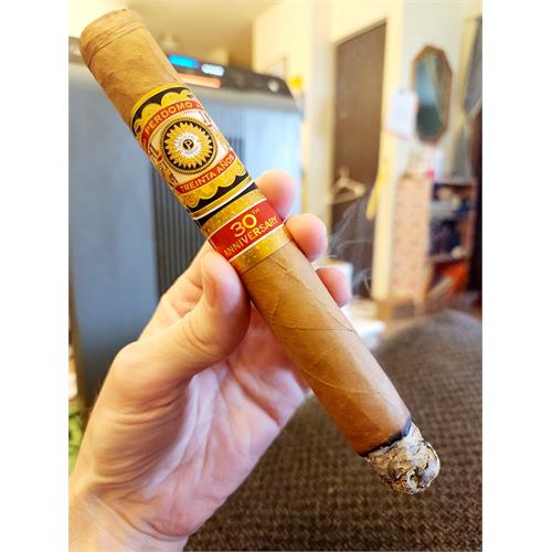 Perdomo 30th Anniversary Connecticut Churchill 7  * 54