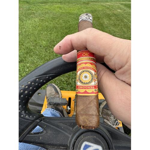 Perdomo 30th Anniversary Sun Grown Robusto 5  * 54