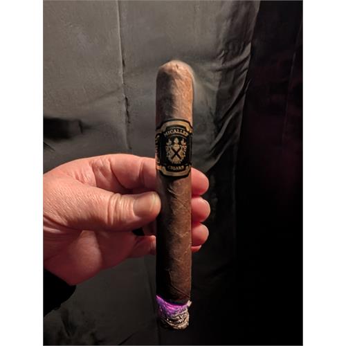 Micallef Black Toro 6  * 52