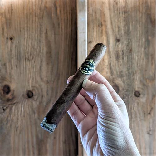 Tatuaje 20th Grand Chasseur 6 3/8 * 54