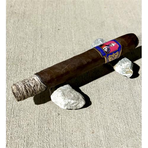 Foundation Aksum Maduro Double Corona 7  * 54