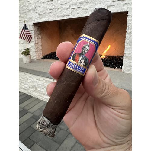 Foundation Aksum Maduro Toro 6  * 52