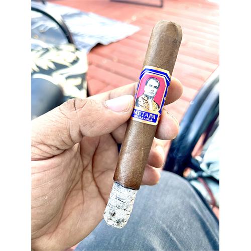 Foundation Aksum Claro Corona Gorda 5 1/2 * 48