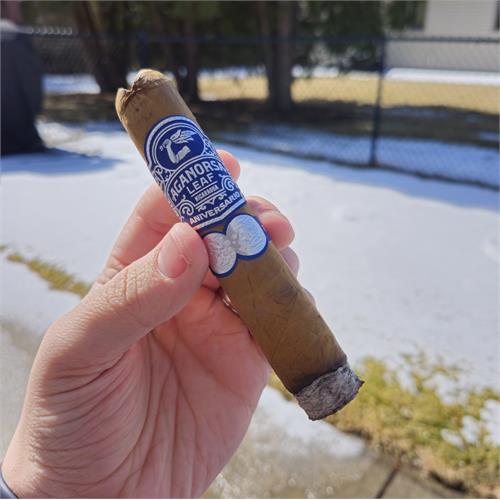 Aganorsa Leaf Aniversario Connecticut Box-Pressed Robusto 5  * 54