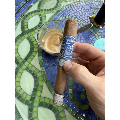 Aganorsa Leaf Aniversario Connecticut Box-Pressed Toro 6 1/4 * 52