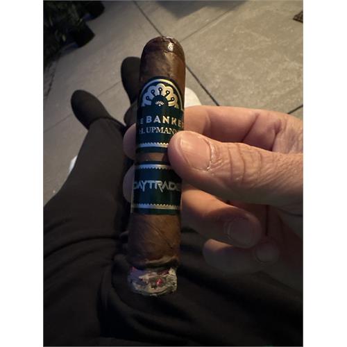 H. Upmann The Banker Daytrader Robusto 4 1/2 * 54