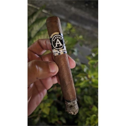 Aladino Sumatra Toro 6  * 52