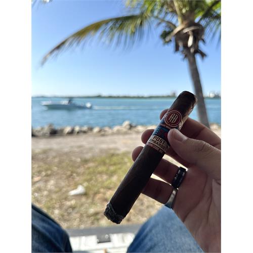 Alec Bradley Post Embargo Blend Code B15 Toro 6  * 52