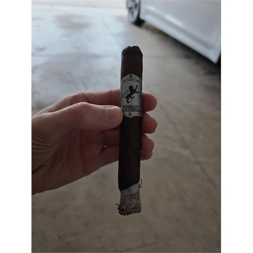 Esteban Carreras Devil s Hand Maduro Toro 6  * 50