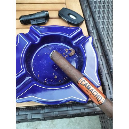Camacho Broadleaf Toro 6  * 50