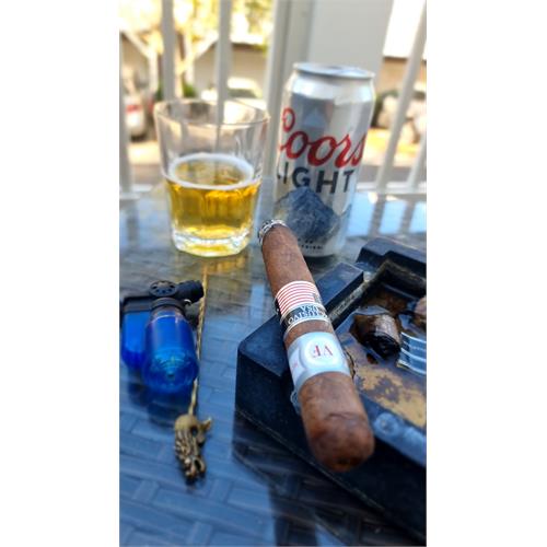 VegaFina Exclusivo USA Patriot Toro 6  * 54