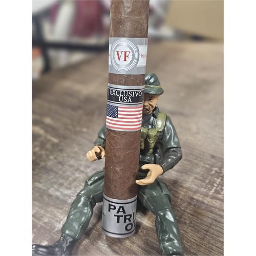 VegaFina Exclusivo USA Patriot Toro 6  * 54