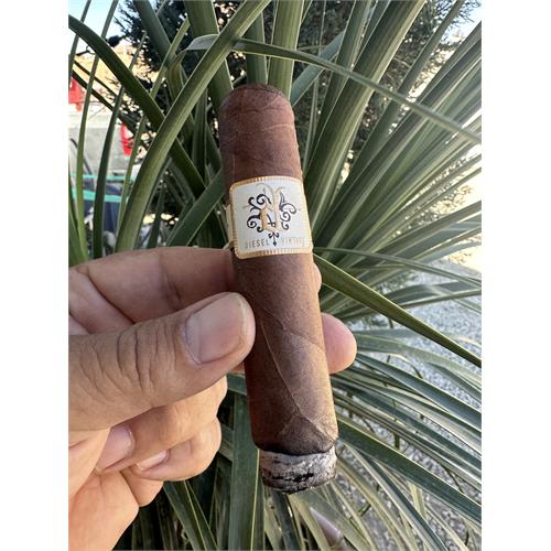 Diesel Vintage Series Natural Nub 4 1/2 * 60
